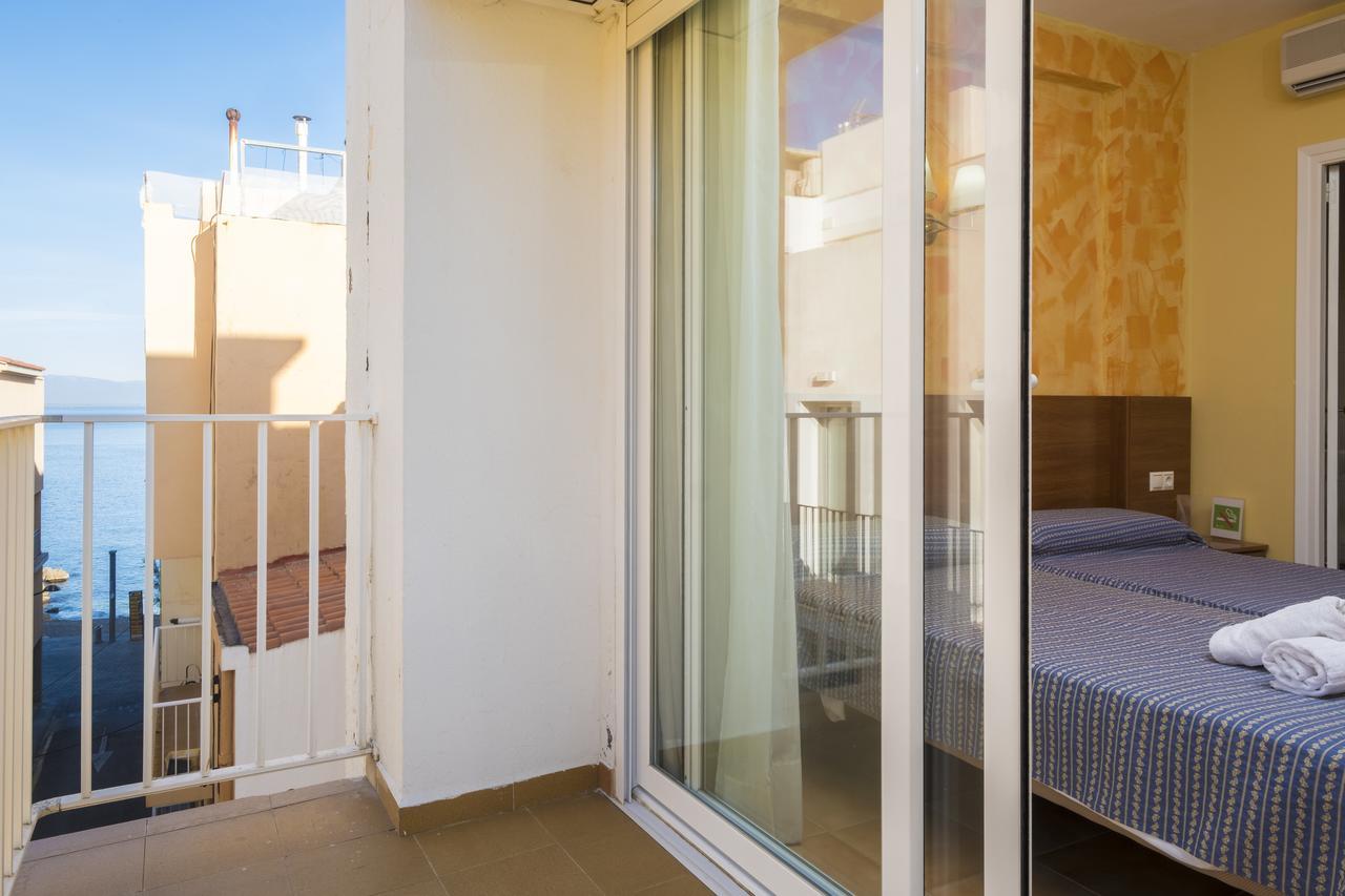 Hotel Bonaire L' Escala Extérieur photo