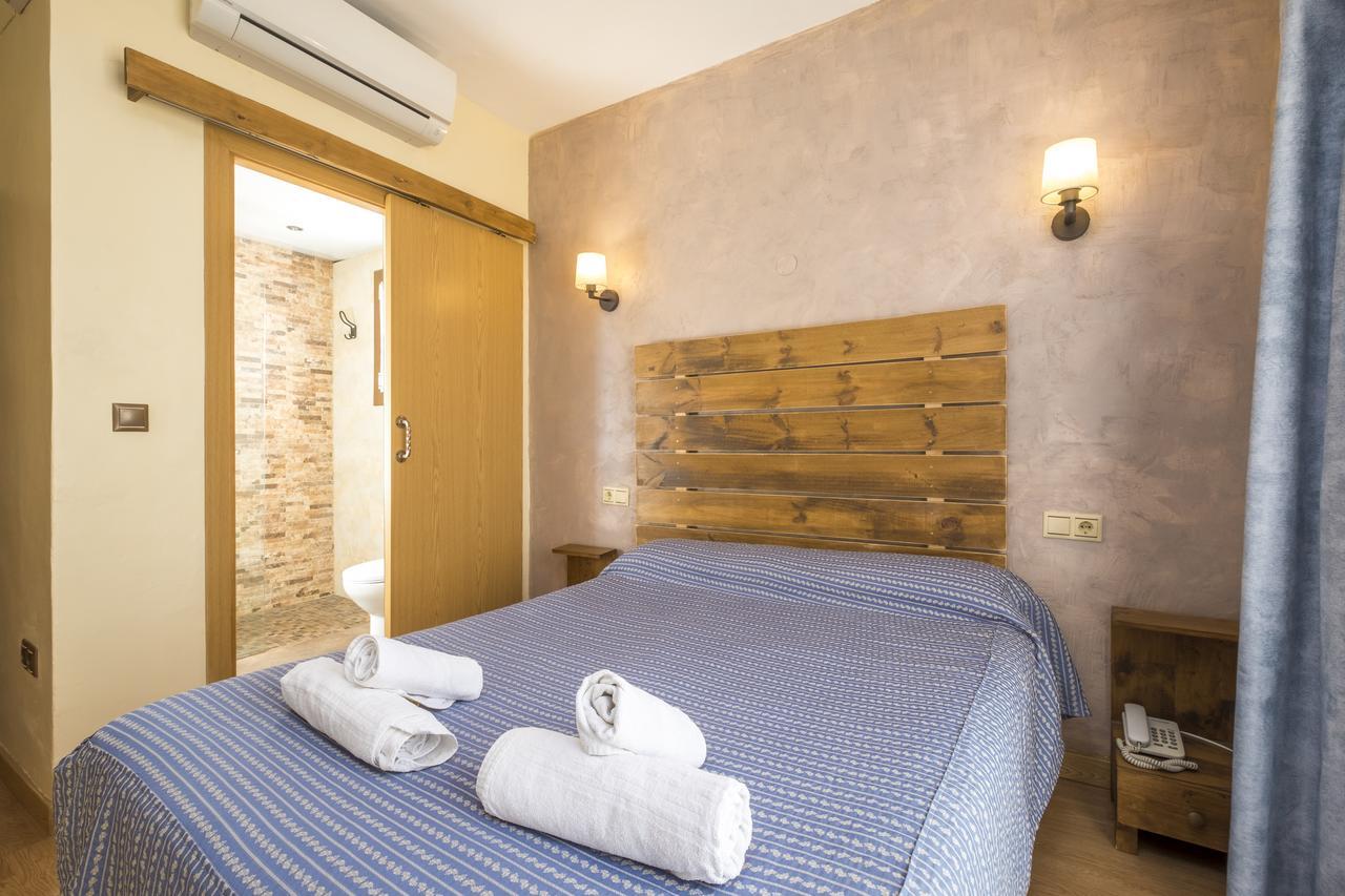 Hotel Bonaire L' Escala Extérieur photo